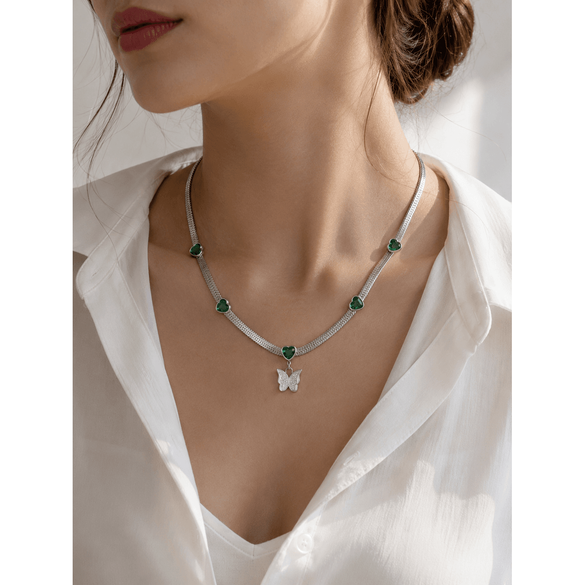 Emerald Wings Herringbone Necklace - Silver | GOYAH